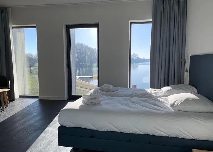 Domein Polderwind מלון 4*